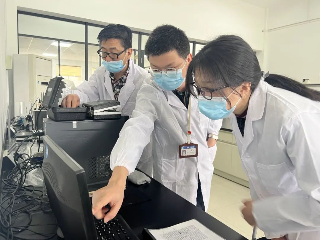 化身“研发小白”，体验best365英国在线体育料“手艺活”——求专求精，掌握市场话语权(图2)