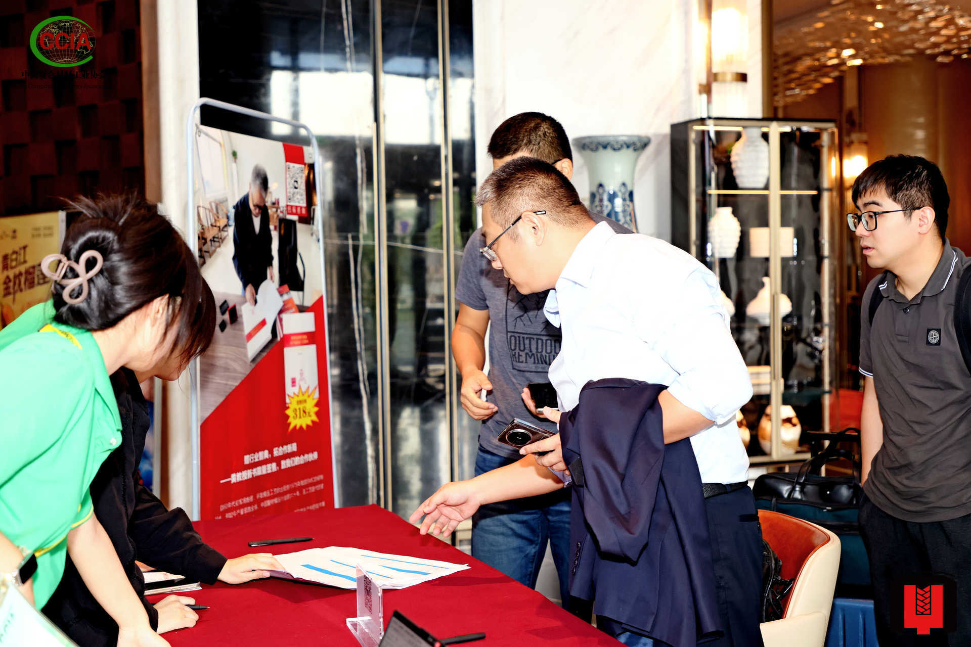 best365英国在线体育共画复材模压蓝图——记2025全国复材模压行业年会(图2)